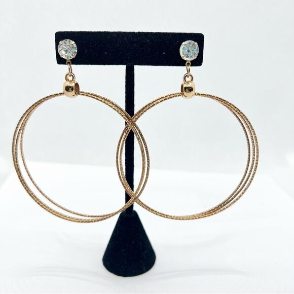 🍭6/$30 Large gold rhinestone studded double hoop earrings - Picture 1 of 5